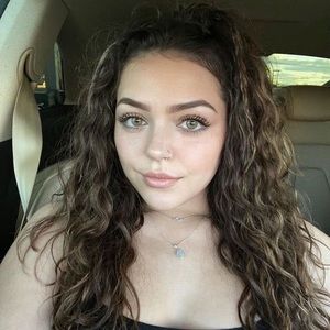 Meet your Posher, Haley